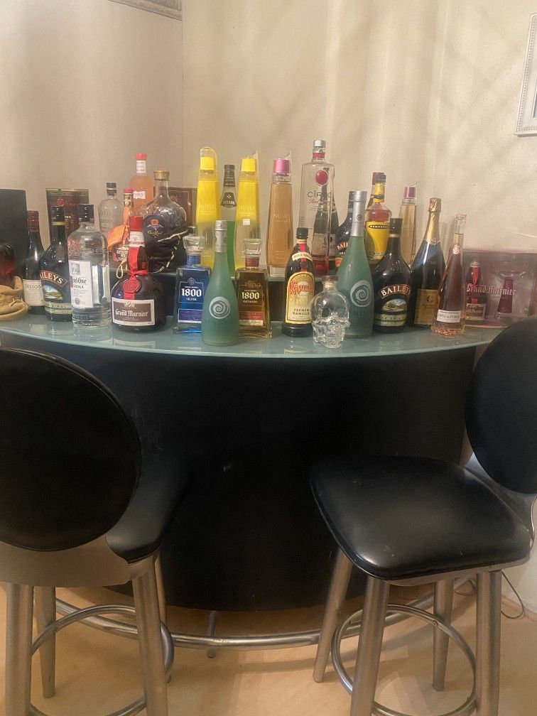 Half Moon Bar W/ Inside Storage Shelves