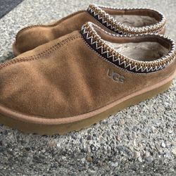 women’s size 9 uggs