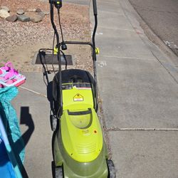 Sun Joe Mow Joe Electric Lawn Mower 12 -Amp 14-in Corded Lawn Mower