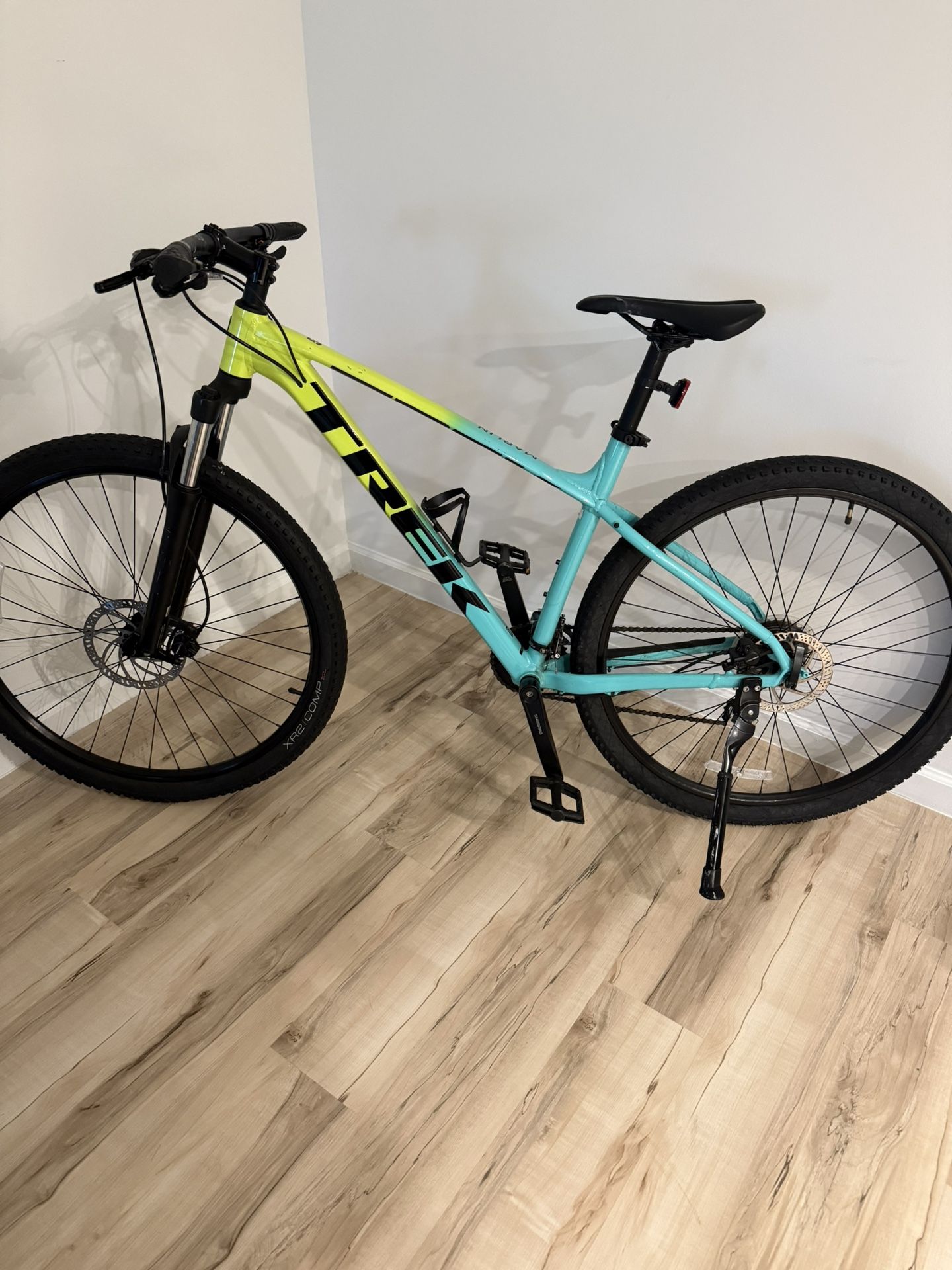 2024 TREK MARLIN 5