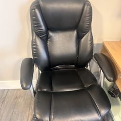 Black Chair And Desk 