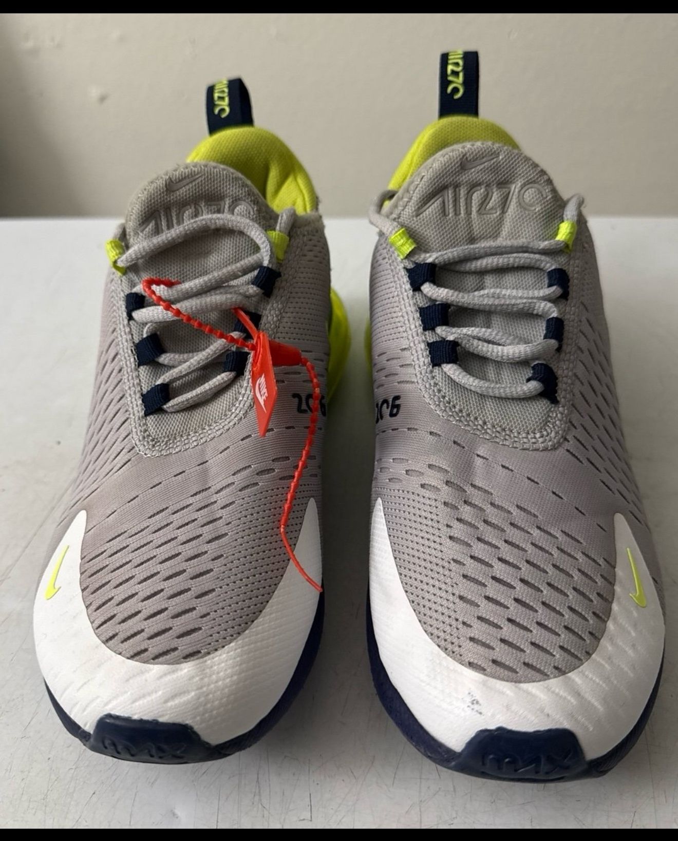 Nike Airmax 270 Women’s Size 7. Silver, Navy, White, Neon Green