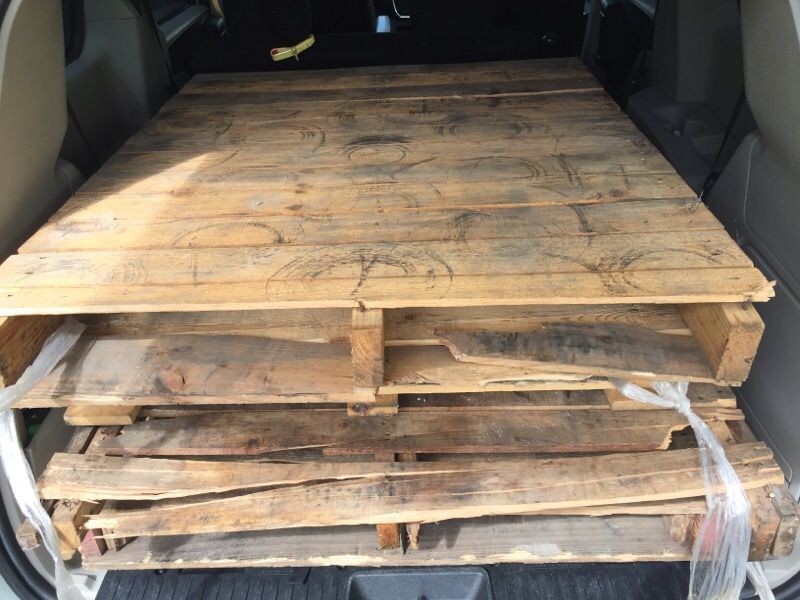 WOOD PALLETS FREE COME PICK UP for Sale in Fort Lauderdale, FL OfferUp