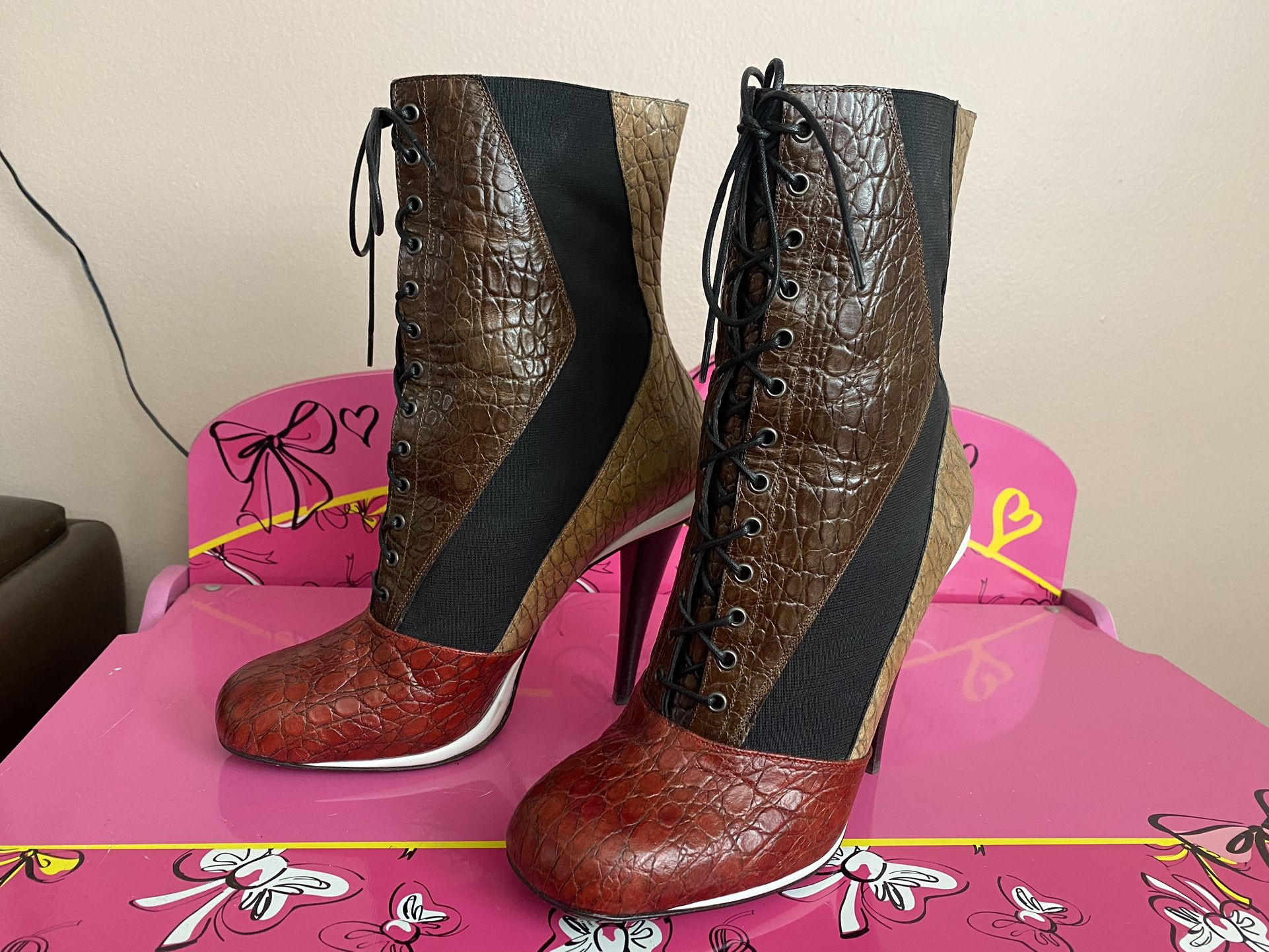 Fendi Boots In Great Condition