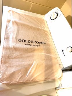 Set of 2 Gold Coast new bath rugs
