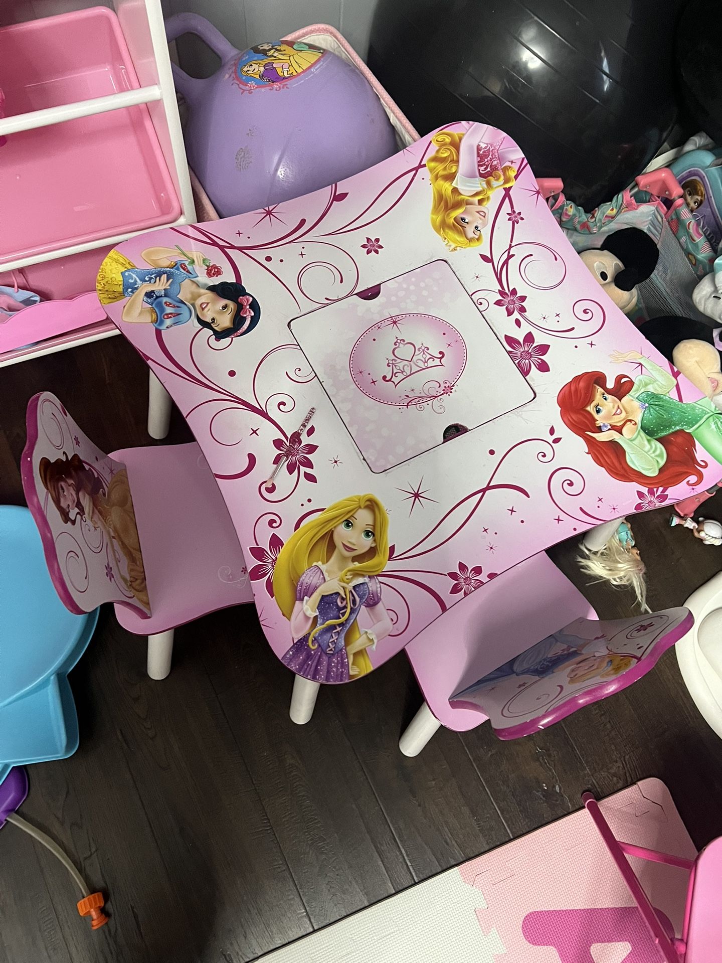 Kids Table With 2 Chairs