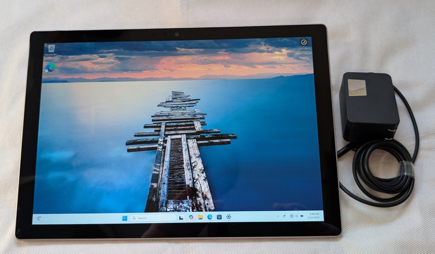 VERY NICE MICROSOFT SURFACE PRO 5 WINDOWS 11 TABLET 256GB WIFI PLUS 4G
