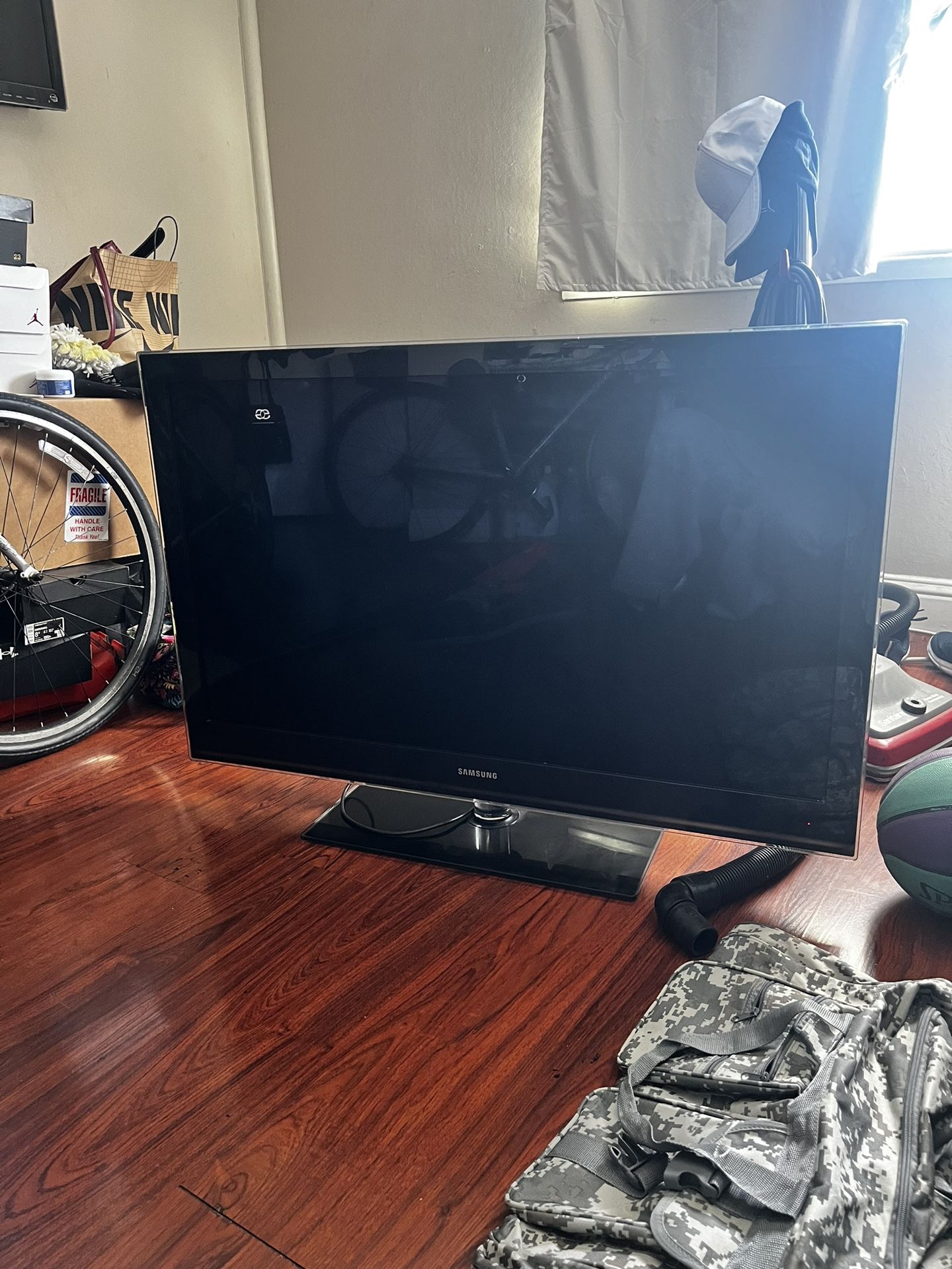 Samsung Tv 46 Inch 1080p LCD HDTV With 240Hz