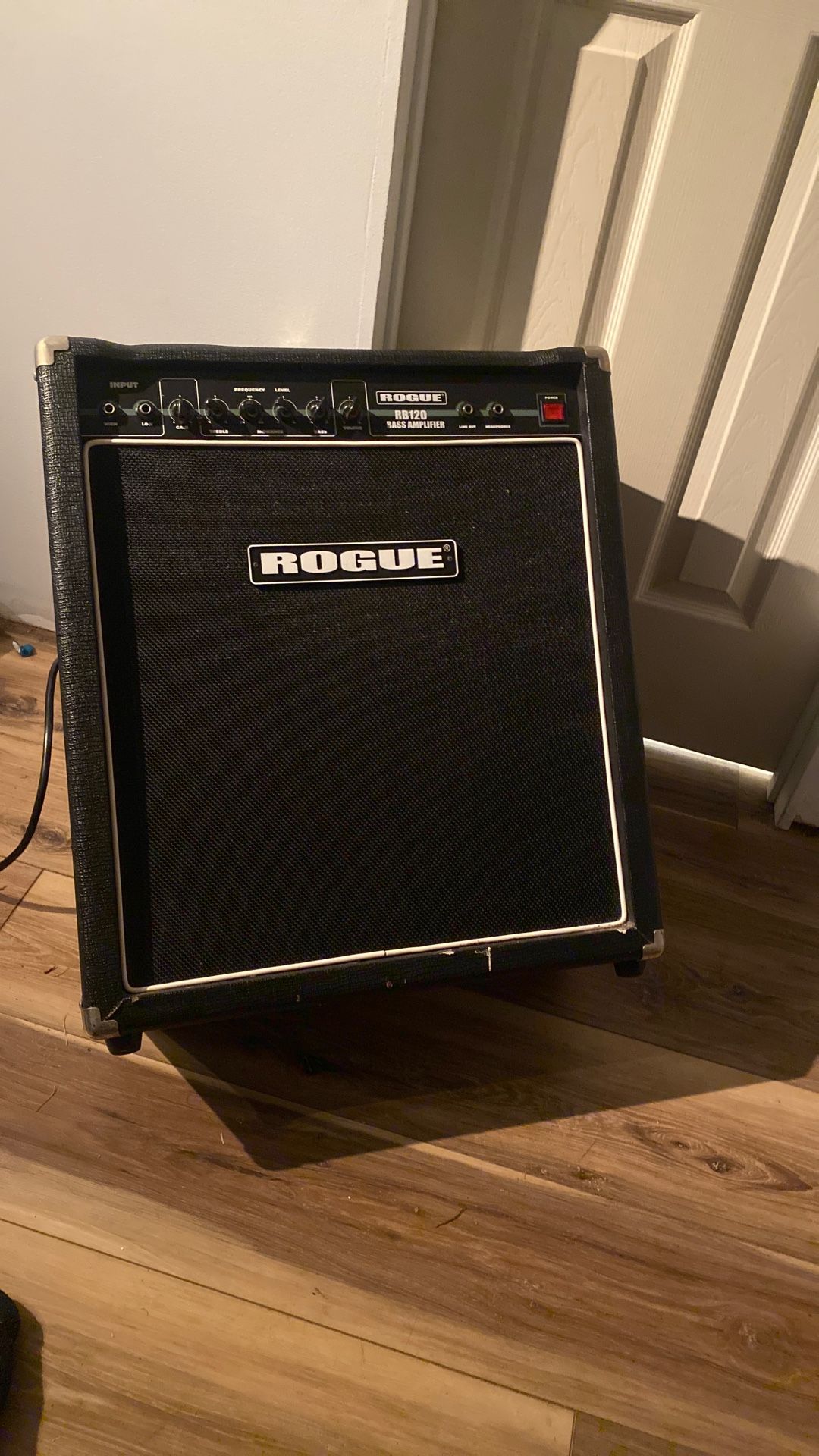 Rogue RB-120 Bass Guitar Combo Amp