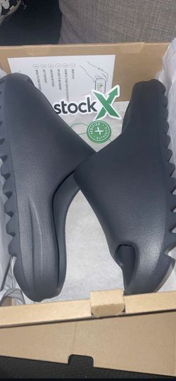 Yeezy Slides Available!