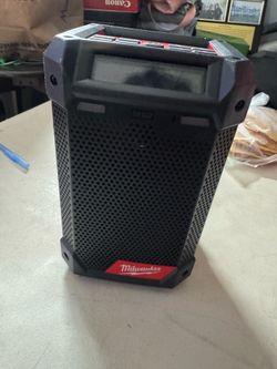 Milwaukee M12 Speaker