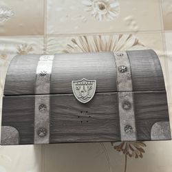 Raiders Gift Box 2024