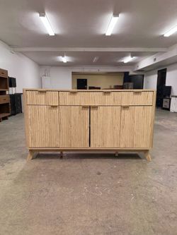 Beautiful MCM Style Light Wood Fluted Buffet / Sideboard / Tv Stand / Cabinet / Storage