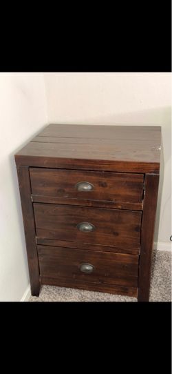 Brown 3 drawer dresser
