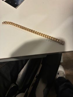 fake gold braclet