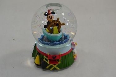 Enesco Disney Mickey Mouse snow globe music box