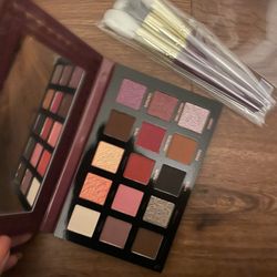 Ace, beauty, eyeshadow, palette, and brushes