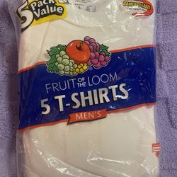 NEW! 5 Pack Men’s Fruit of the Loom Large T-Shirts