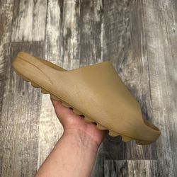 Yeezy Slide “Ochre” (13)