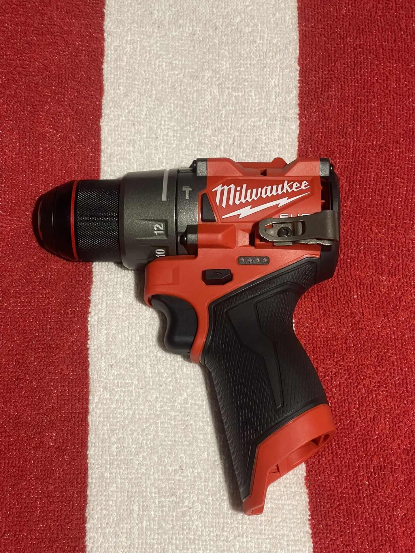 NEW M12 MILWAUKEE HAMMER DRILL