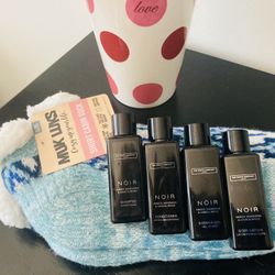 NOIR TOILETRIES & SHORT CABIN SOCKS
