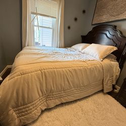 Bedroom sets (Raymond and Flanigan)