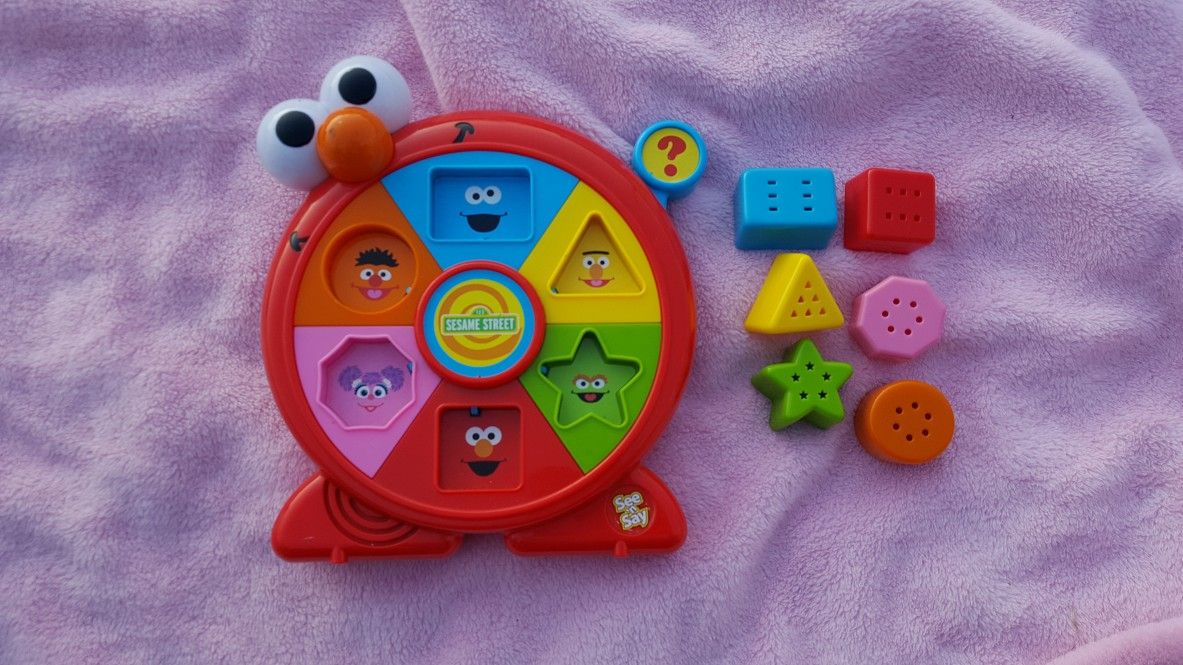 Sesame Street See ‘n Say Elmo Shape Sorter Peek & Seek & Laugh & Learn Compact