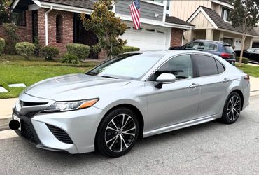 2019 Toyota Camry SE Silver , 51K Miles, CA Clean Title, No Accidents
