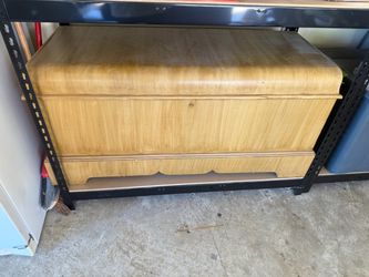 Beautiful Roos Cedar Chest