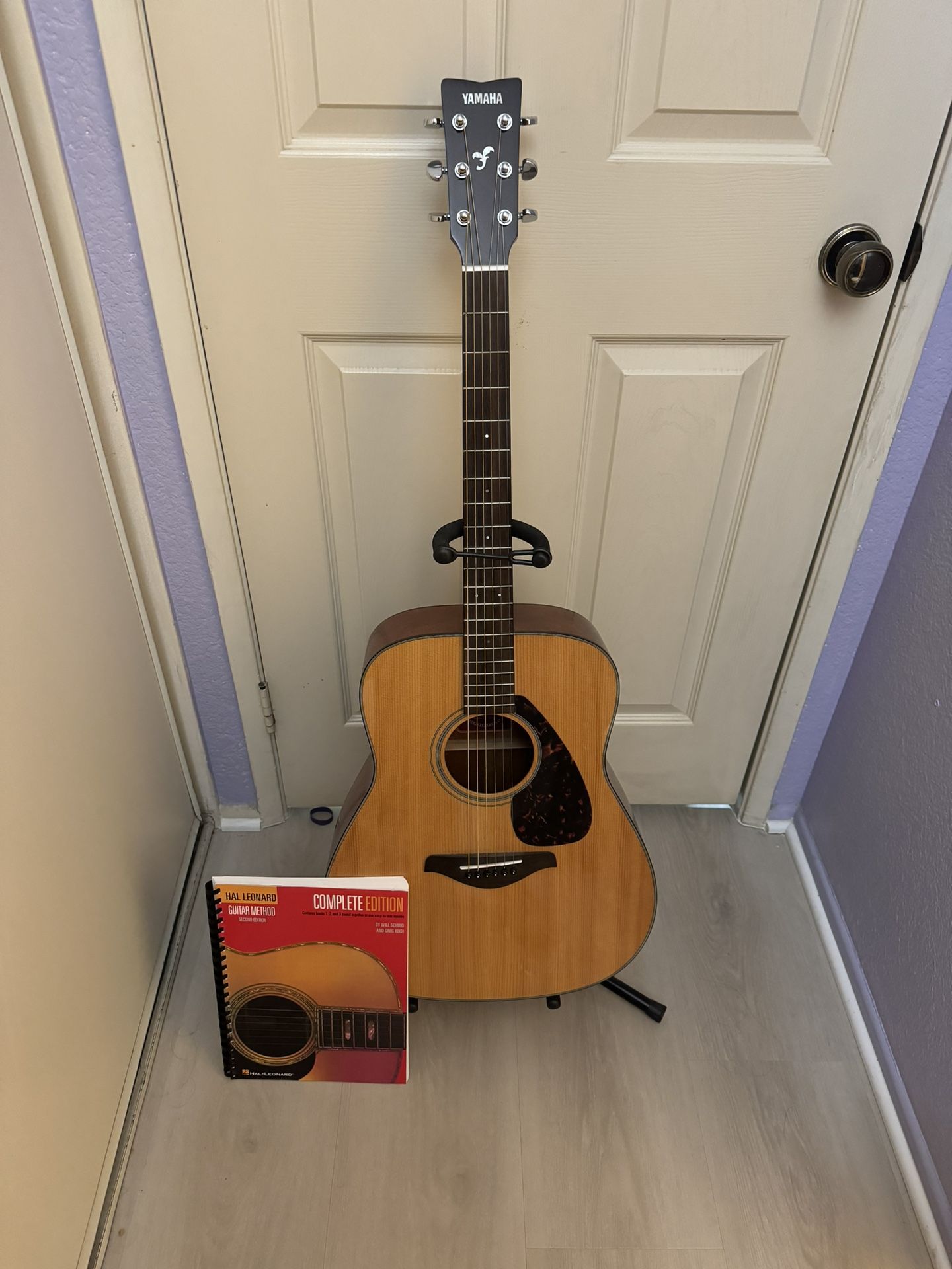 Yamaha Acoustic Guitar