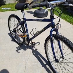 SPECIALIZED BIKE WITH 21SPEEDS TIRE SIZE 26"READY TO RIDE AWESOME CONDITION