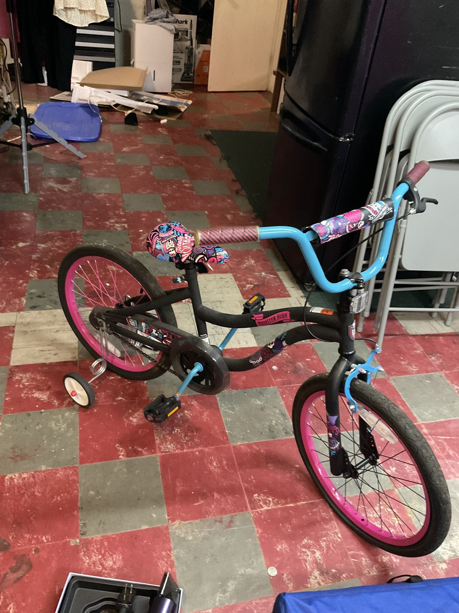 GIRLS MONSTER HIGH BIKE.