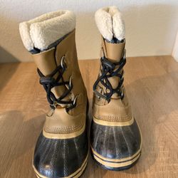Sorel Youth Snow boots Size 2 