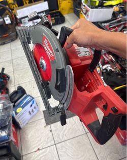 Milwaukee M 18 Worm Drive framing circular saw 7 1/4 inch tool only