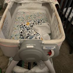 Girls Bassinet 
