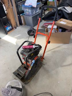 VEVOR Gas-Powered Plate Compactor 6