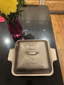 Le Creuset Stoneware Covered Deep Casserole Dish 3.5 Qt W/ Lid Baking