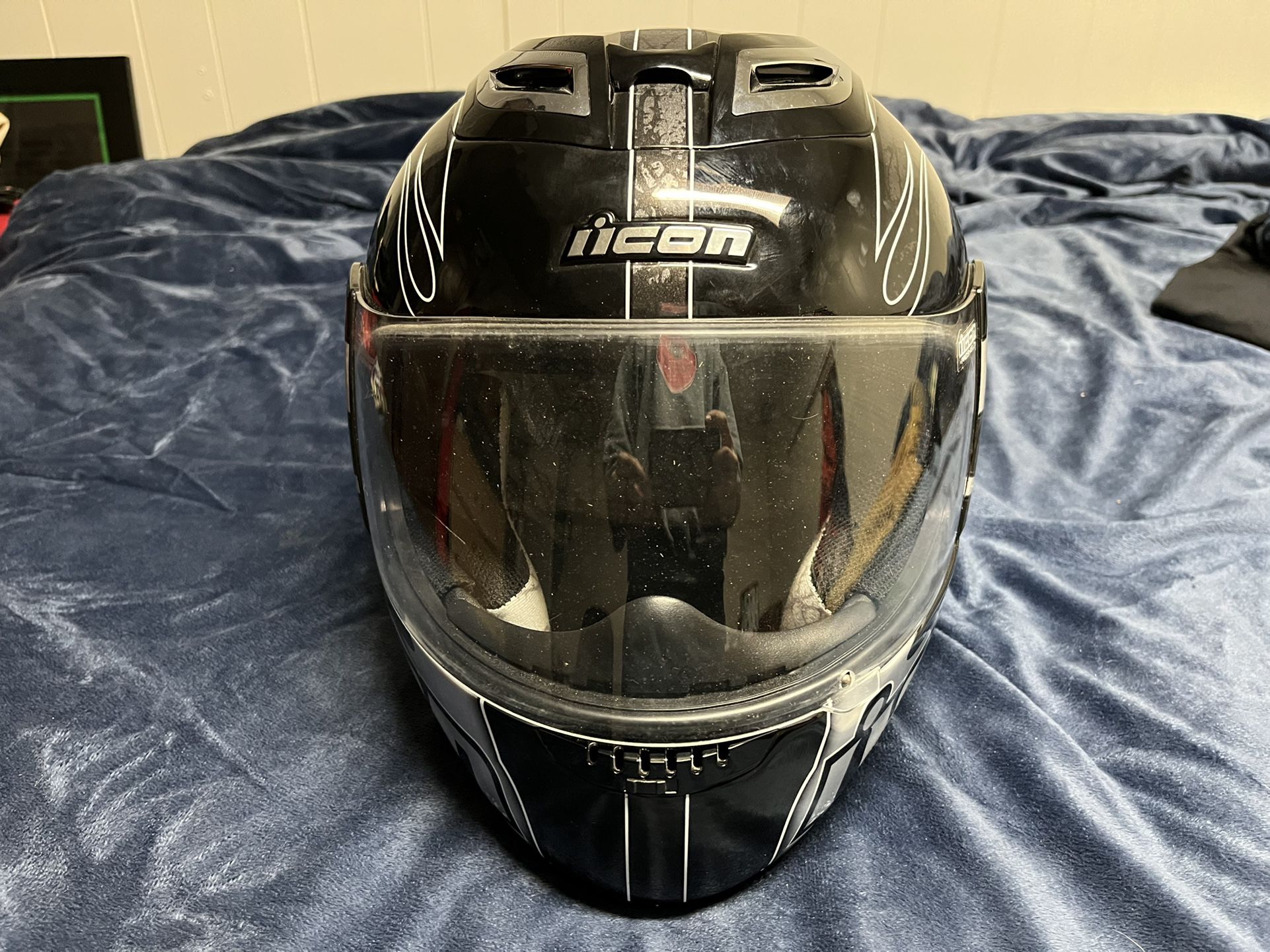 Icon Moto Airframe Claymore Helmet Size XXL - Please See Sizing In Description