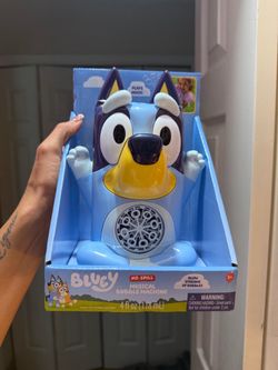 Bluey No-Spill Musical Bubble Machine