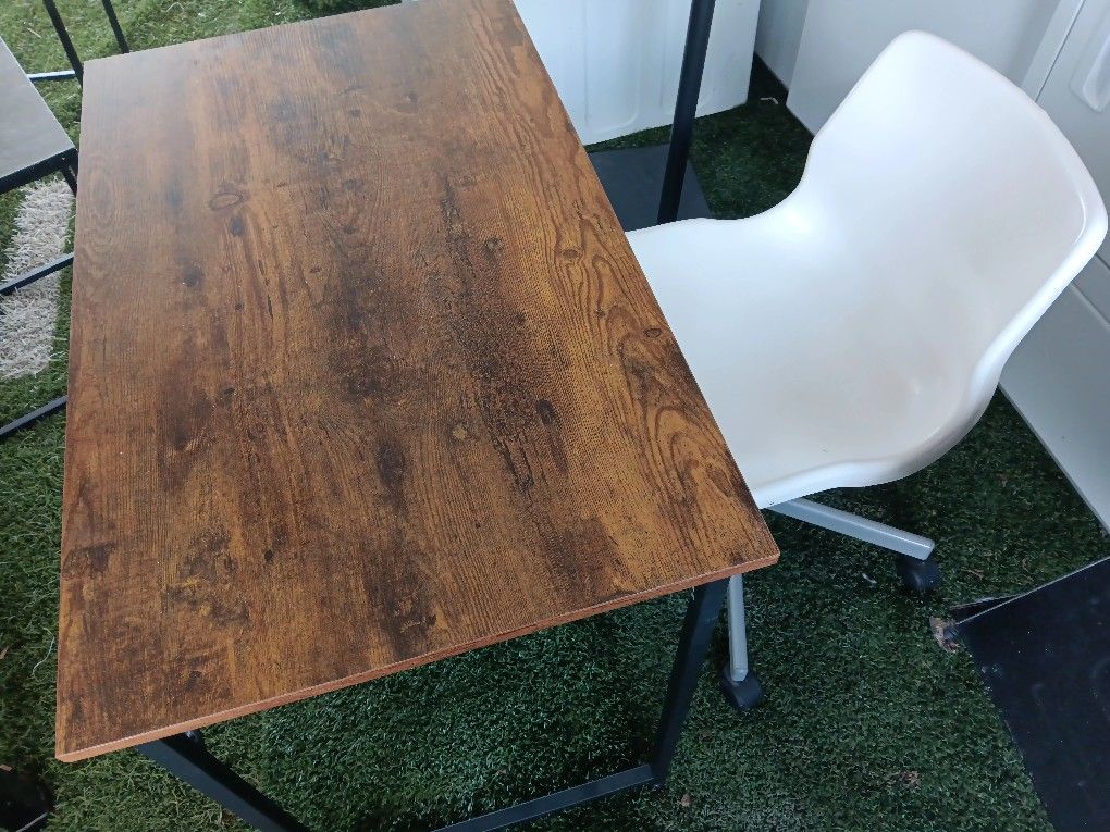 Computer Desk And Chair