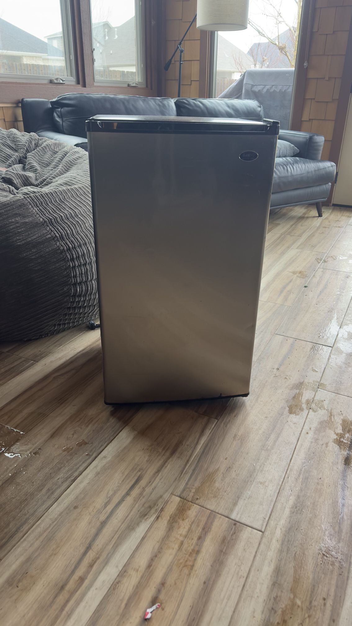 Mini FRIDGE In Great Condition!