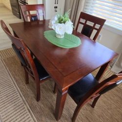 5 Piece Dining Table Set (With 4 Chairs)