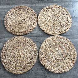 Round Natural Fiber Placemat