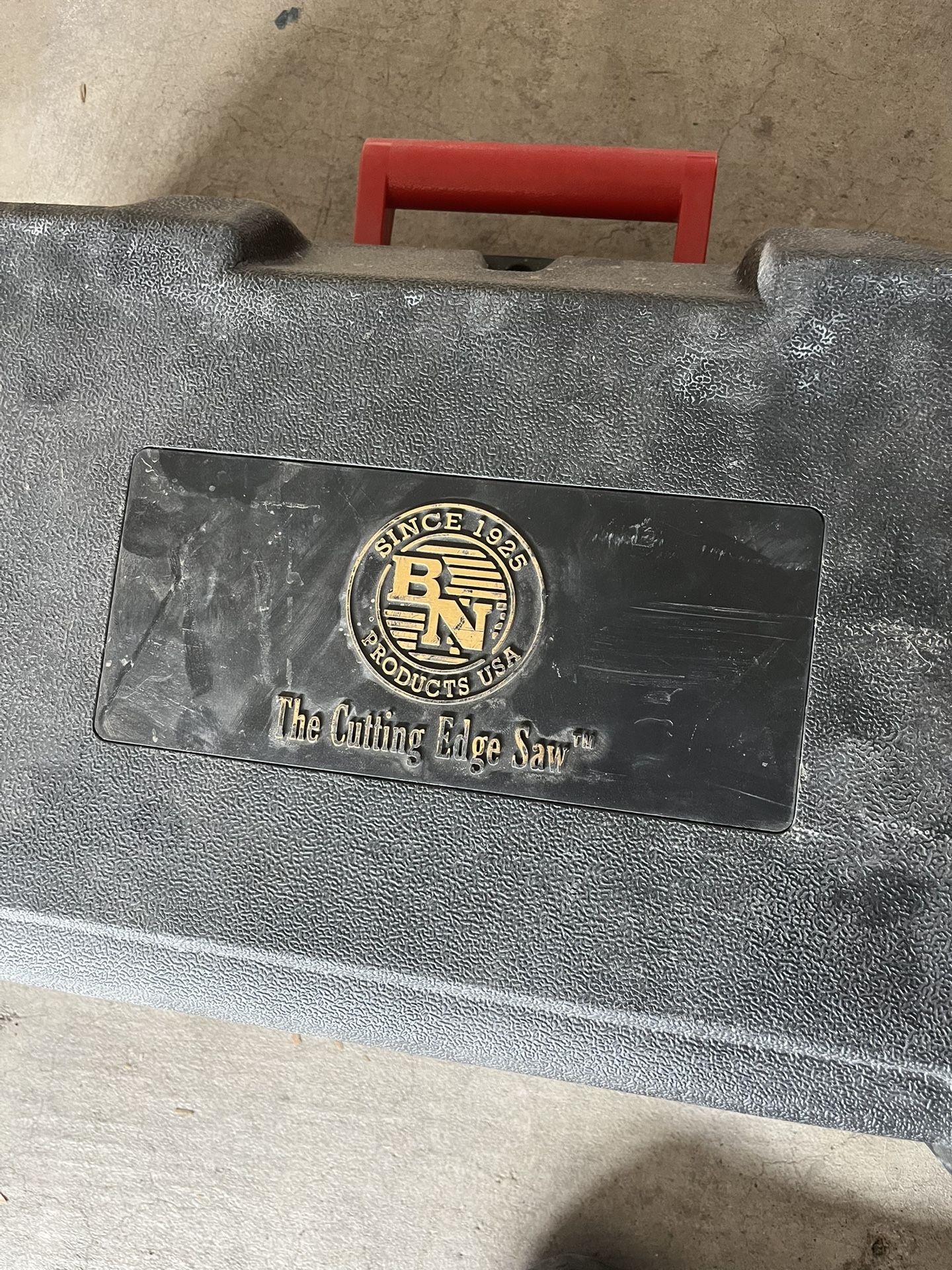 Cordless Cutting Edge Saw