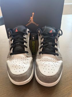 Air Jordan 1 Low SE “Flight Club” (GS) — Size 7Y (fits women’s 8.5/men’s 7)