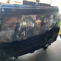 2015 Chevrolet Camaro 3.6L Headlight Assembly | OE GM USED Good Condition Slight Water Wear 