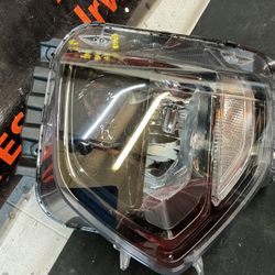 HYUNDAI SANTA FE 2019-2020 LH HEADLIGHT OEM 
