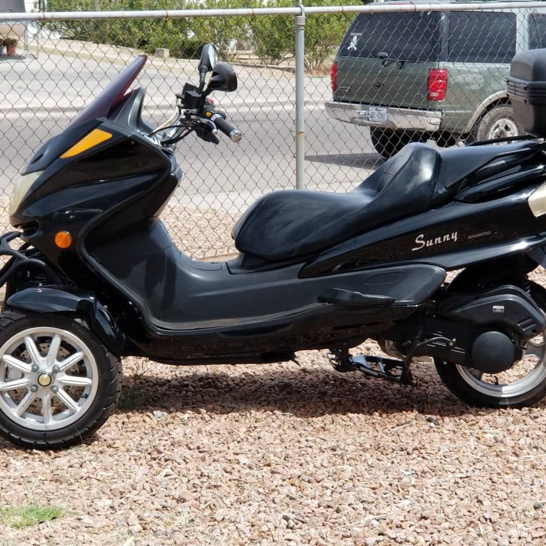 Sunny 1500cc Super Trike Scooter, Black, excellent condition