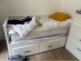 Twin bed frame 😊