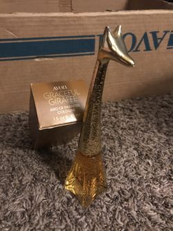 Avon graceful giraffe collectible bottle